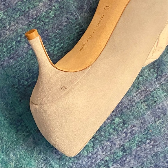Manolo Blahnik BB Pointed Toe 50mm Kitten Heel Pump in Grey Suede - Picture 12 of 13